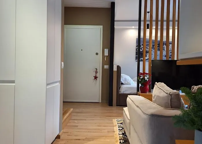 アパート Gled Studioflat ティラナ